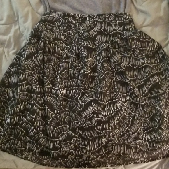 Cute Francescas black and white skirt - Picture 2 of 3